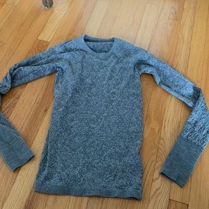 Long sleeve lulu lemon workout top